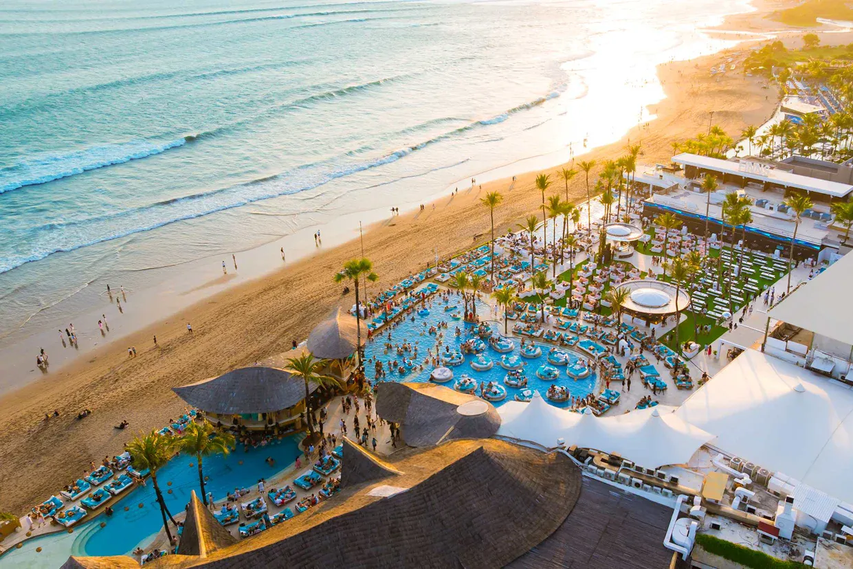 Finns Beach Club, minutes from Villa Zambala
