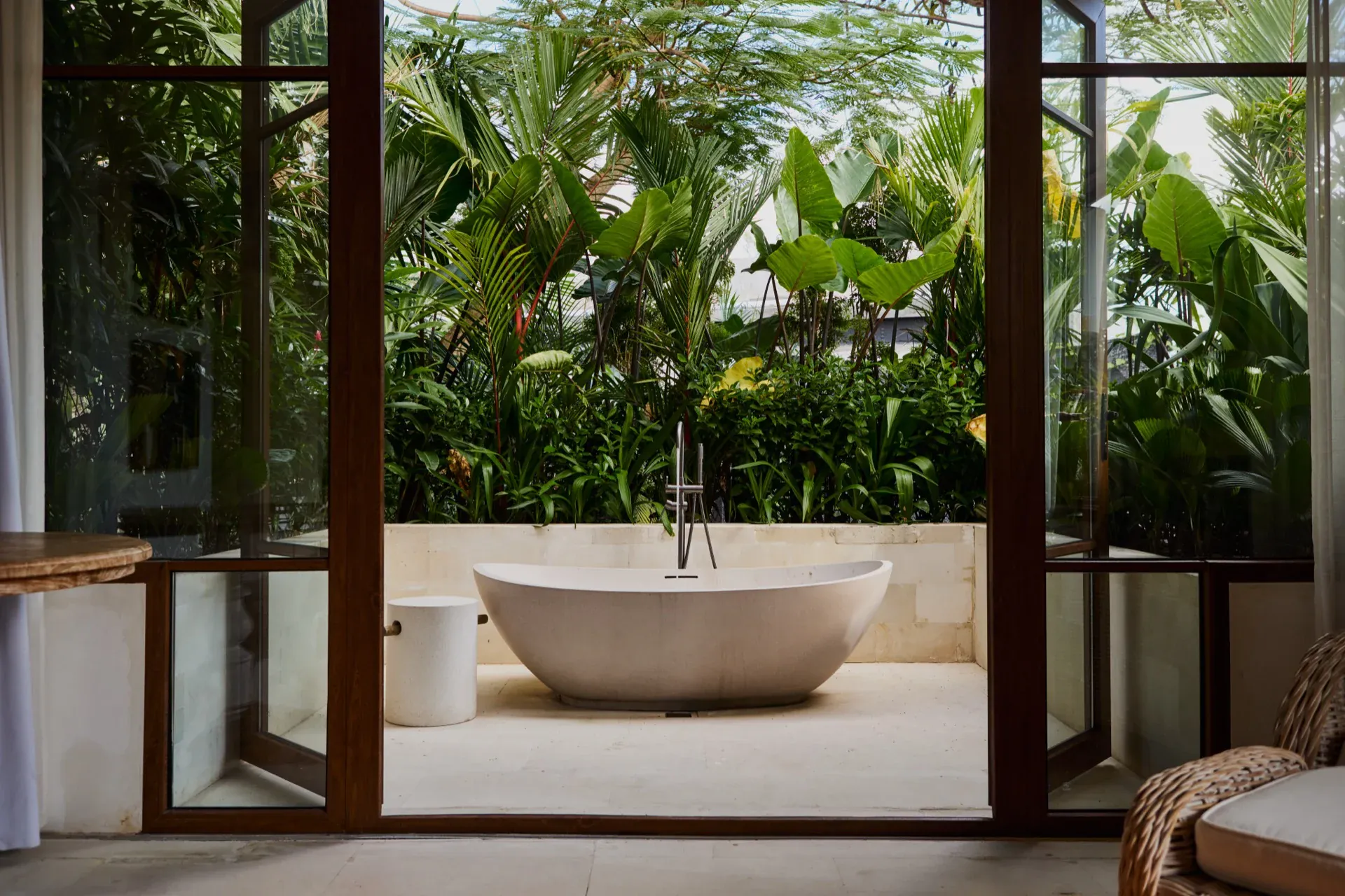 Villa Zambala Canggu pool and gardens