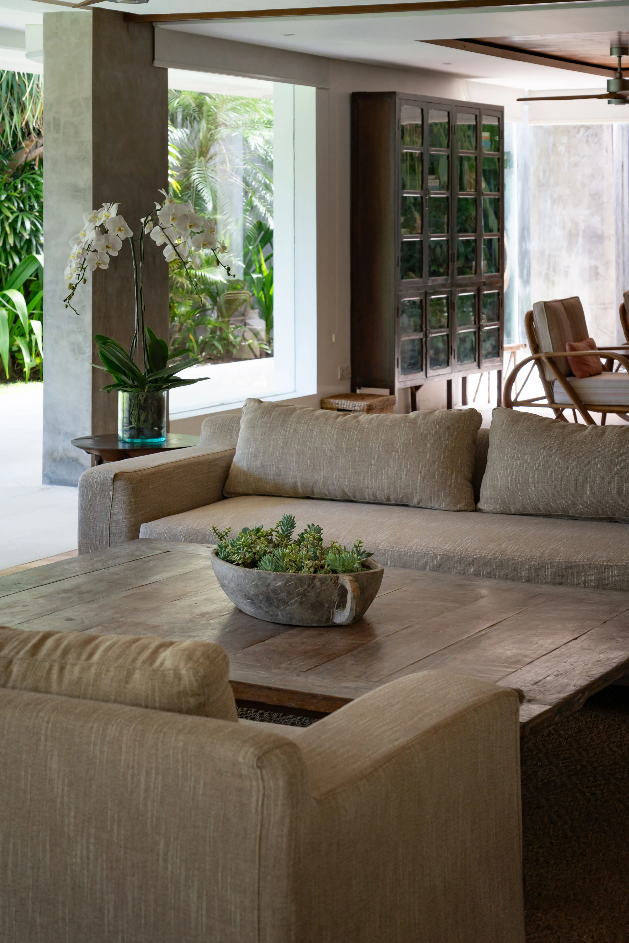 Open-plan living room at Villa Zambala Canggu