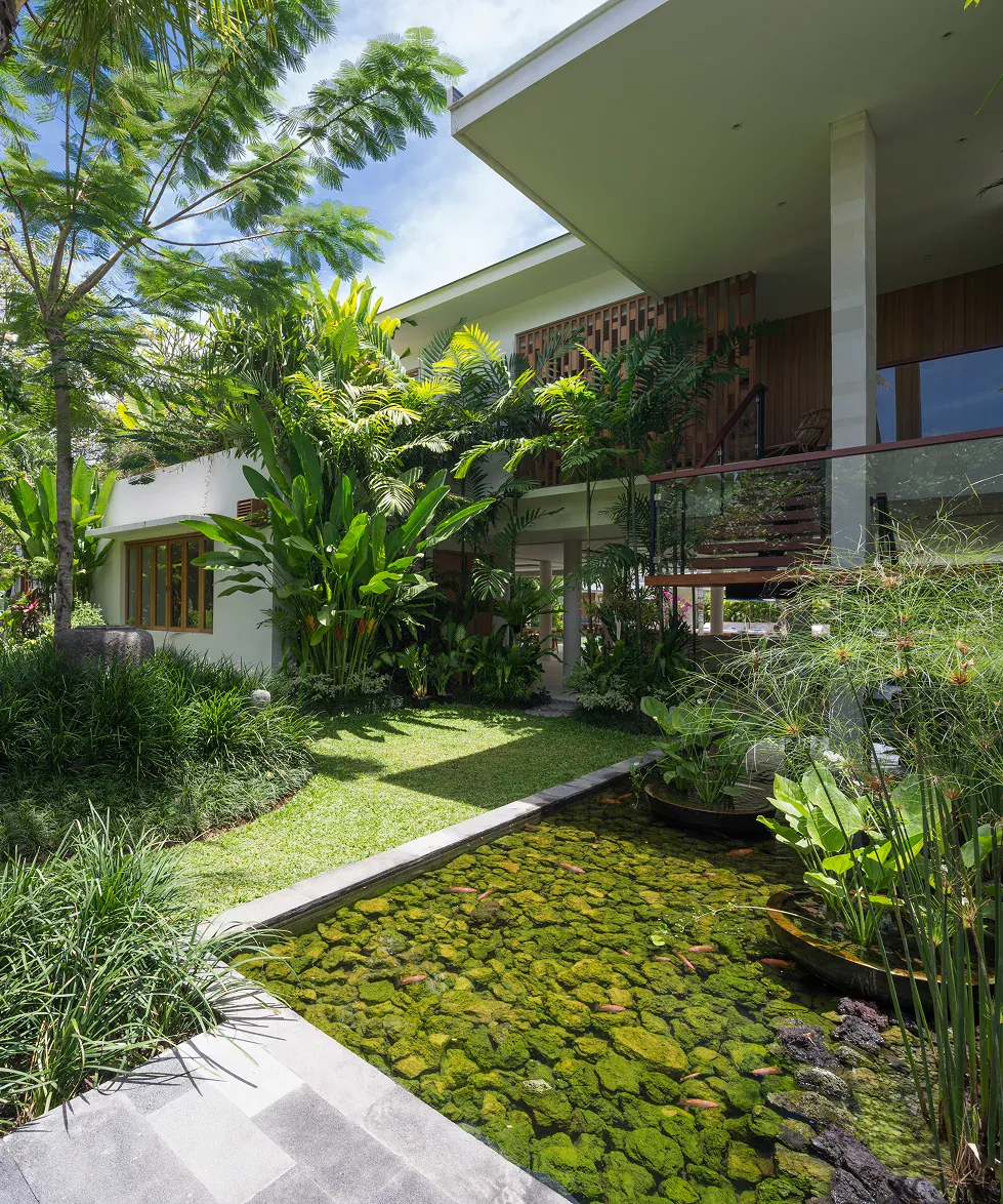 Lush garden pathway at Villa Zambala